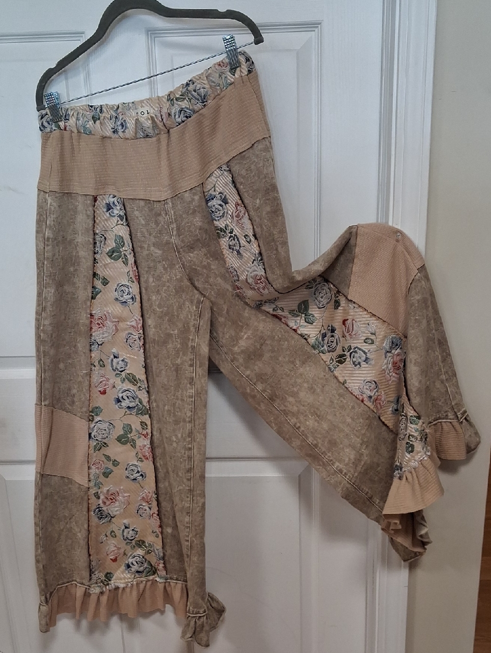 POL Wide Leg Patchwork Floral & Beige Pants